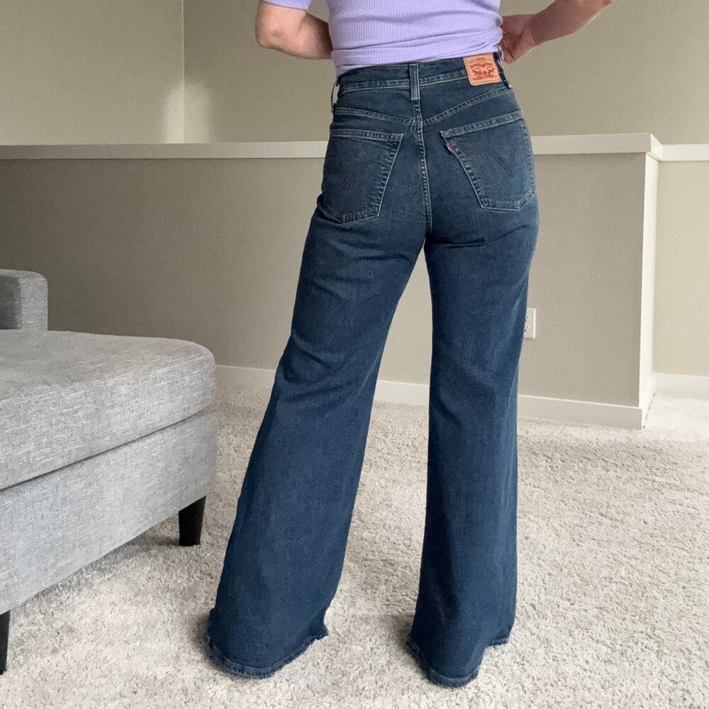 Levi's Ribcage Bell Jean 30x32